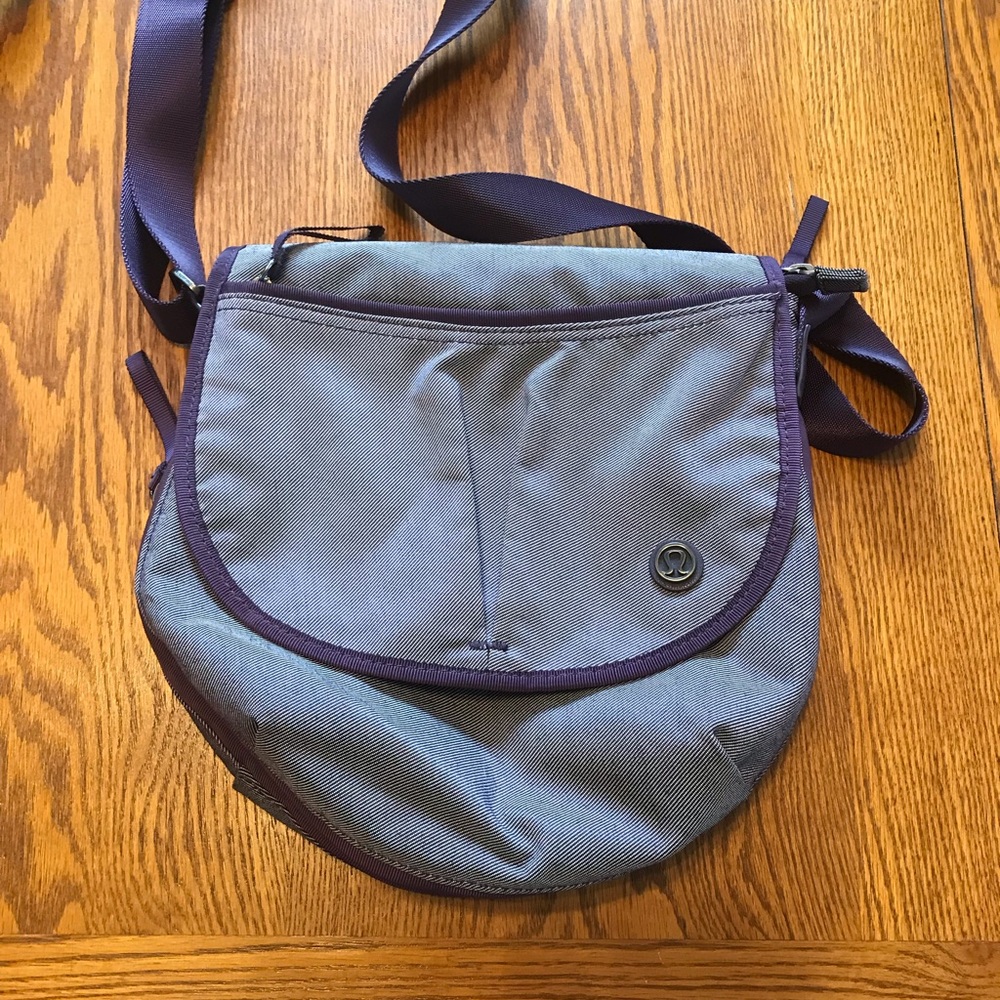 Lululemon purple bag